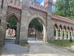 Brama w Pałacu Marianny Orańskiej