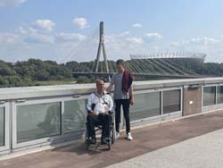 Blick auf die Świętokrzyski-Brücke und das Nationalstadion vom Kopernikus-Wissenschaftszentrum