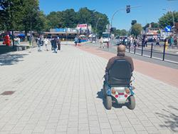 Spacer główną ulicą Mielna
